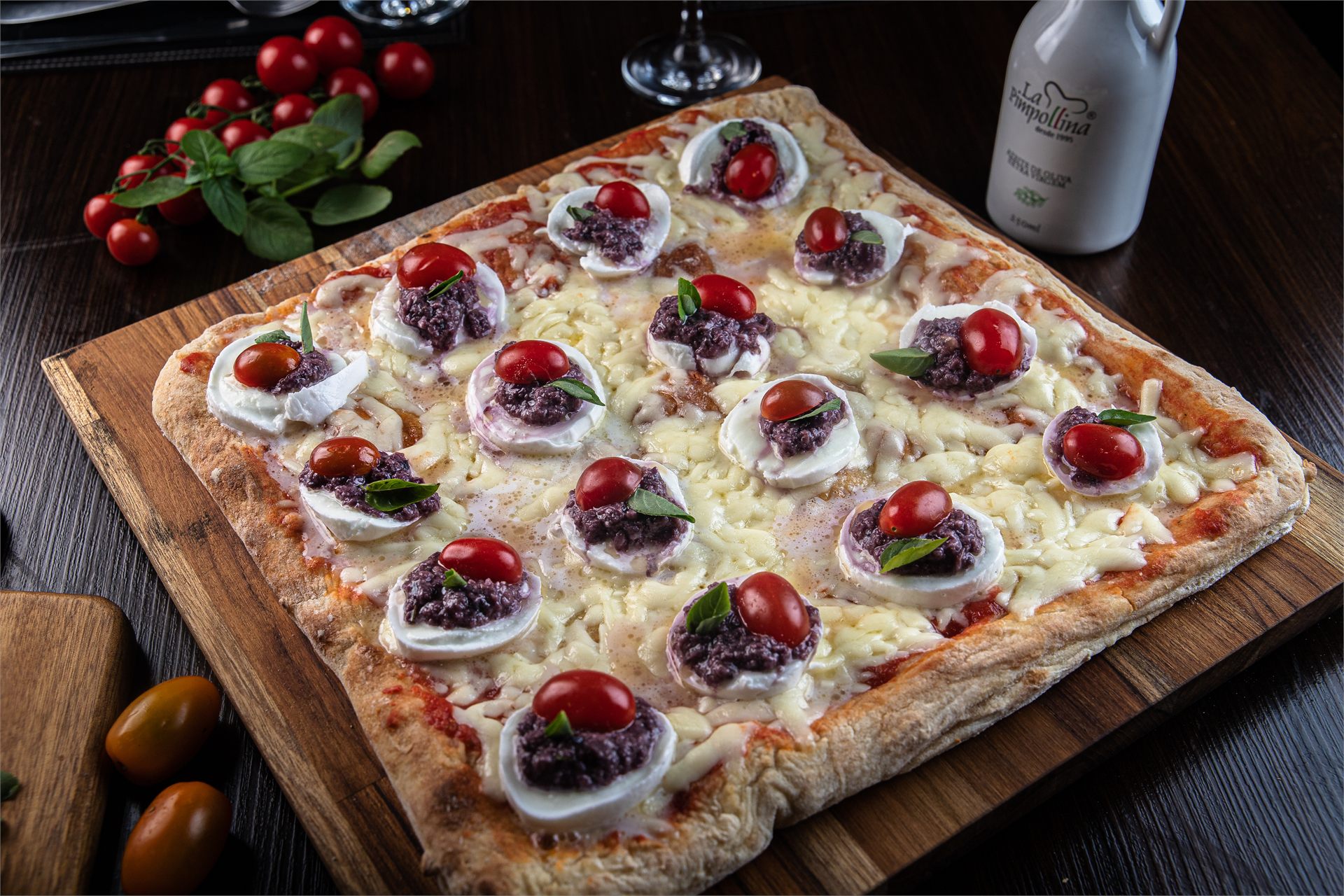 Pizza Caprese romana da La Pimpollina